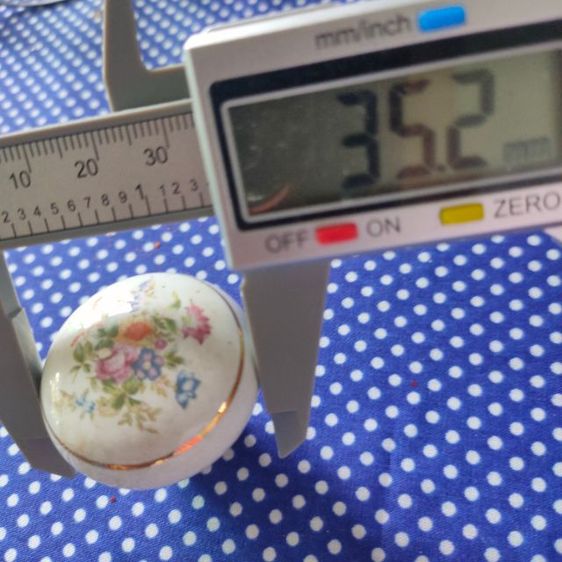 มือจับตู้เซลามิก วินเทจของแท้ ยุค 70-80 เหลือ ขายเป็นคู่ รูปที่ 6