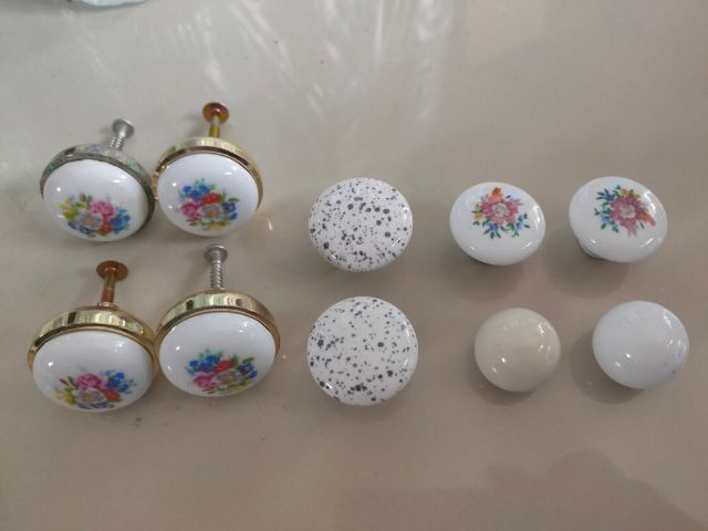 อื่นๆ มือจับตู้เซลามิก วินเทจของแท้ ยุค 70-80 มีหลายคู่ครับ ขายเป็นคู่