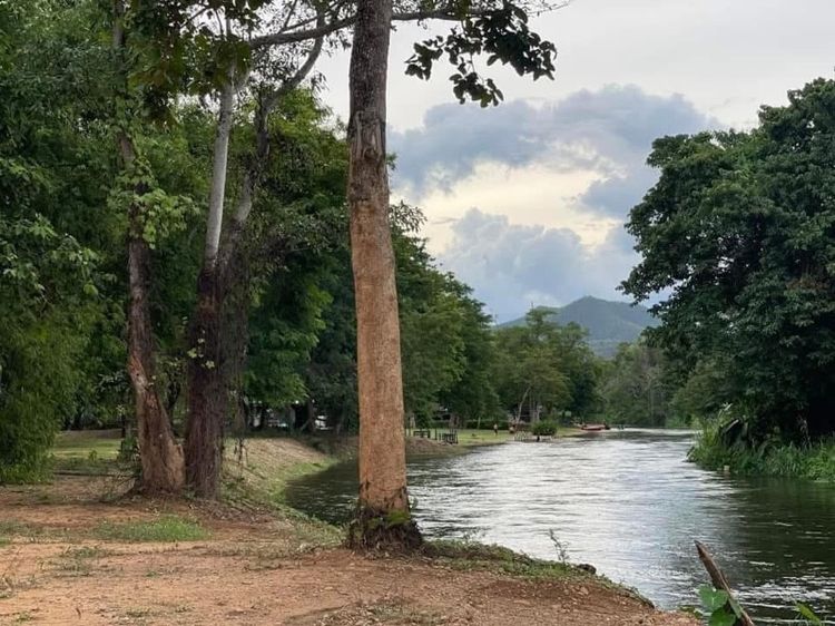 ขายที่ดิน 12 ไร่ ติดแม่น้ำเพชรบุรีสวยมาก ตั้งอยู่ใจกลางรีสอร์ตชื่อดังแก่งกระจาน  