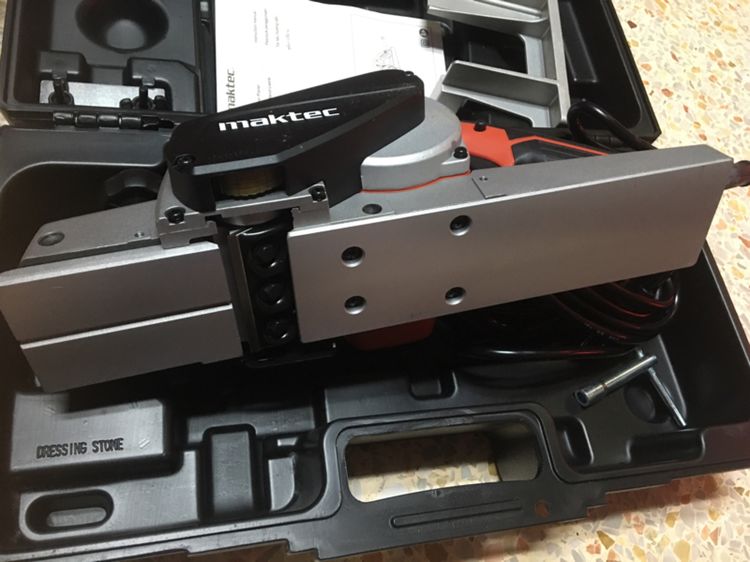 กบไฟฟ้า 3” maktec MT111 สภาพสวยนางฟ้ายังไม่ได้ผ่านการใช้งานแท้พร้อมใช้งานอุปกรณ์ครบ รูปที่ 4