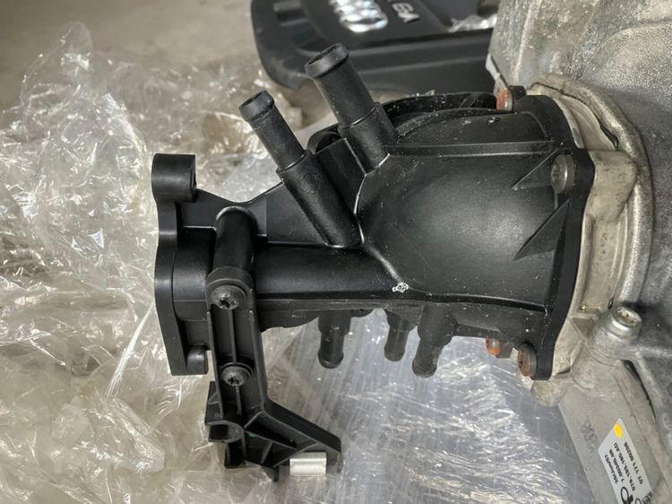 อะไหล่ AUDI V8 4.2 FSi ท่อร่วมไอดี เซนเซอร์ ฝาครอบเครื่องยนต์ Audi A5 A6 A8 S6 Flex ไอดี แน่นทุกตัว ของแท้ มือสอง ปัญหาเร่งไม่ขึ้น รูปที่ 7