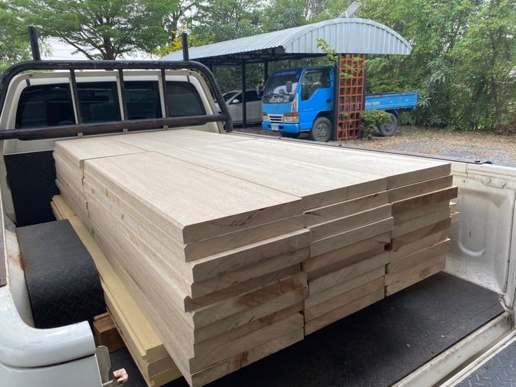 บันไดไม้เนื้อแข็ง รับผลิตตามแบบ ตามขนาด พร้อมไสเรียบ ลบมุมฟรี ผลิตตรงจากโรงงานของเราเอง  รูปที่ 4