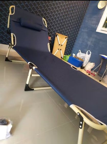 เตียงพับได้ เตียงสนามพับเก็บได้ เตียงพกพา สะดวก ใช้งานง่าย นอนสบาย เตียงพับ 3ตอน  4 ขา รูปที่ 2