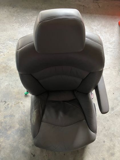 เบาะคนขับ Citroen C8 หนังแท้ติดรถ โต๊ะพับหลังเบาะ ที่ท้าวแขน Airbag ข้างเบาะ พร้อมราง ปรับหมุนกลับได้ Peugeot 807 รูปที่ 8