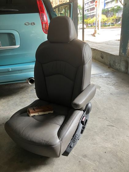 เบาะคนขับ Citroen C8 หนังแท้ติดรถ โต๊ะพับหลังเบาะ ที่ท้าวแขน Airbag ข้างเบาะ พร้อมราง ปรับหมุนกลับได้ Peugeot 807 รูปที่ 15