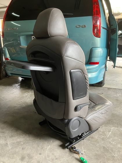 เบาะคนขับ Citroen C8 หนังแท้ติดรถ โต๊ะพับหลังเบาะ ที่ท้าวแขน Airbag ข้างเบาะ พร้อมราง ปรับหมุนกลับได้ Peugeot 807 รูปที่ 4