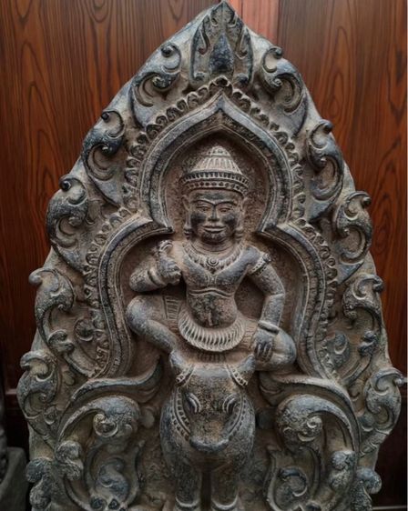 พระพุทธรูปย้อนยุคสมัยเก่า 