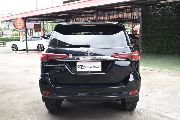 Toyota Fortuner 2021 2.4 V Utility-car ดีเซล ไม่ติดแก๊ส เกียร์อัตโนมัติ ดำ รูปที่ 4