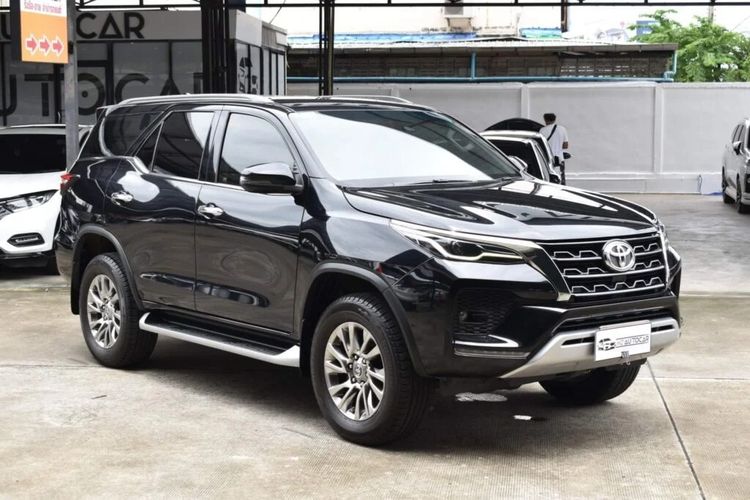 Toyota Fortuner 2021 2.4 V Utility-car ดีเซล ไม่ติดแก๊ส เกียร์อัตโนมัติ ดำ รูปที่ 2