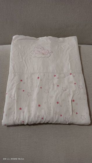 ผ้าห่มนุ่มๆสำหรับเด็กแรกเกิดถึง 2 ขวบ สีขาวชมพู  มือสองสภาพดี  ขายถูกๆค่ะ รูปที่ 2