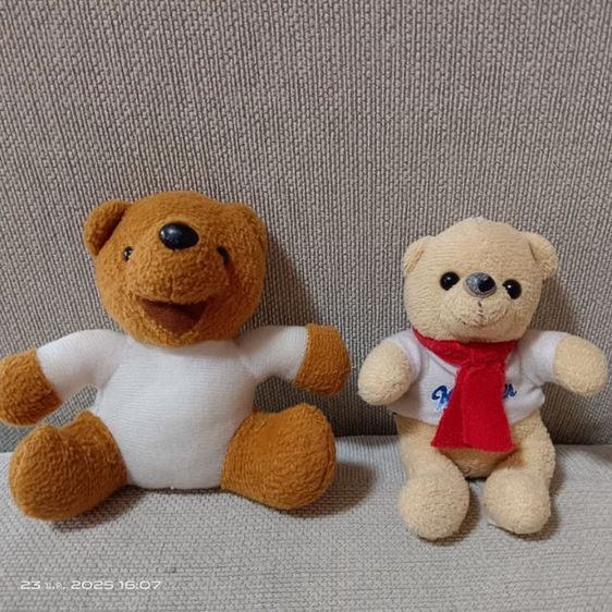ตุ๊กตาหมีน้อยคู่ แบบน่ารักๆ 2 ตัว 50 บาท มือสองสภาพดี ขายถูกๆค่ะ