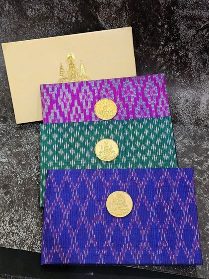 ธนบัตรที่ระลึก 500 บาทแบบพิเศษ พระบาทสมเด็จพระเจ้าอยู่หัวรัชกาลที่ 9 ฉลองสิริราชสมบัติครบ 50 ปี พร้อมปกผ้าไหม หนังสือและกล่อง รูปที่ 9