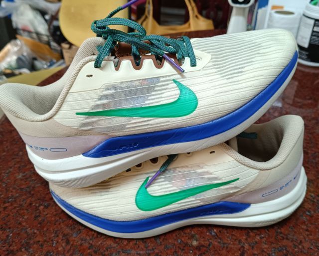 ขายถูก Nike run size 42.5 27cm ของแท้  สภาพสวย ใส่สบายนุ่ม