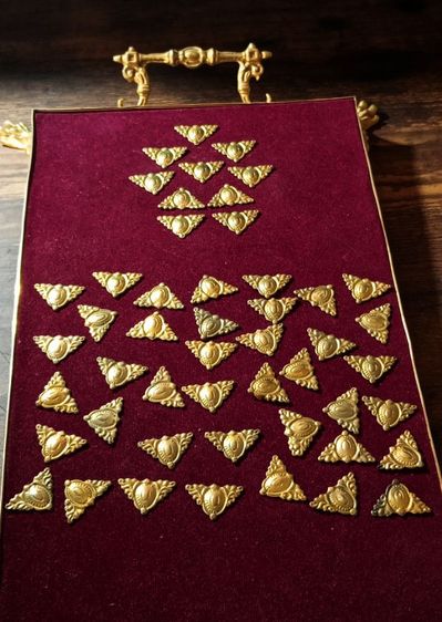 ฝรั่งเศส..แผ่นหลุยส์ลายนูนเนื้อทองเหลืองแท้จากฝรั่งเศส (ไว้แต่งสิ่งของทั่วไป) รูปที่ 3