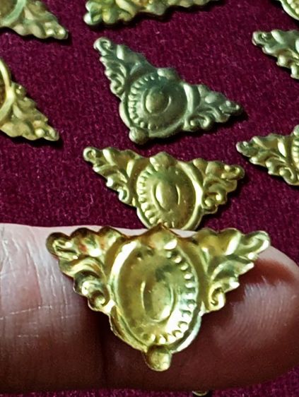 ฝรั่งเศส..แผ่นหลุยส์ลายนูนเนื้อทองเหลืองแท้จากฝรั่งเศส (ไว้แต่งสิ่งของทั่วไป) รูปที่ 7