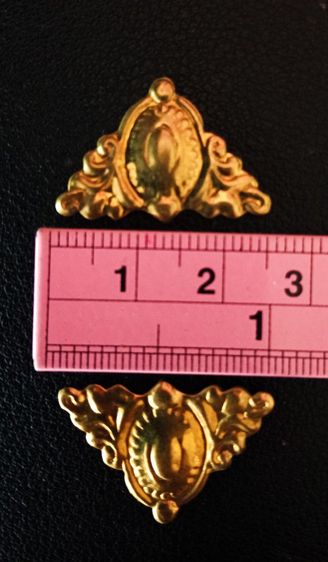 ฝรั่งเศส..แผ่นหลุยส์ลายนูนเนื้อทองเหลืองแท้จากฝรั่งเศส (ไว้แต่งสิ่งของทั่วไป) รูปที่ 10