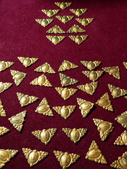 ฝรั่งเศส..แผ่นหลุยส์ลายนูนเนื้อทองเหลืองแท้จากฝรั่งเศส (ไว้แต่งสิ่งของทั่วไป) รูปที่ 6