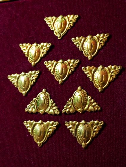 ฝรั่งเศส..แผ่นหลุยส์ลายนูนเนื้อทองเหลืองแท้จากฝรั่งเศส (ไว้แต่งสิ่งของทั่วไป) รูปที่ 4