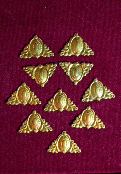 ฝรั่งเศส..แผ่นหลุยส์ลายนูนเนื้อทองเหลืองแท้จากฝรั่งเศส (ไว้แต่งสิ่งของทั่วไป) รูปที่ 12