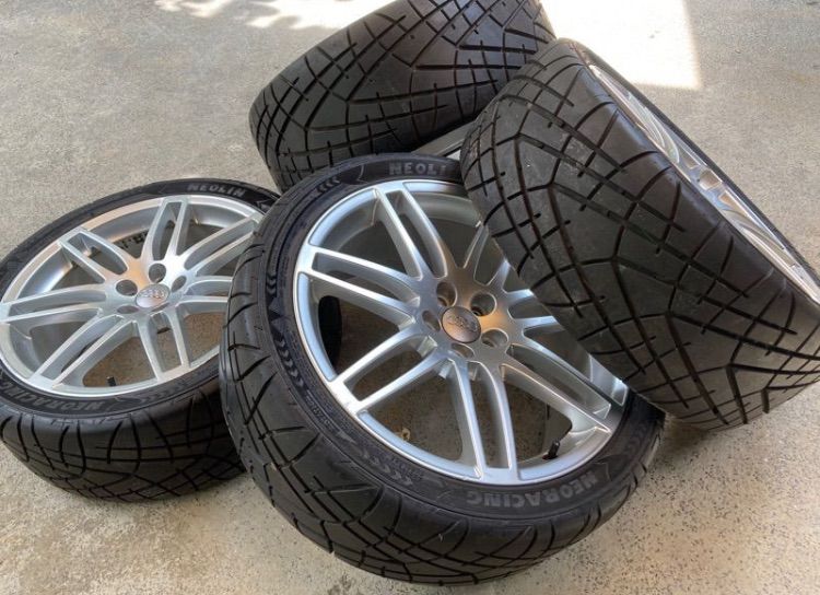 อะไหล่ Audi A1 กระจังหน้า ปรับไฟหน้า Q3 ไฟเพดาน วางแก้วน้ำ กระจกมองหลัง สปอร์ตไลท์ขวา แผ่นปิดคอนโซล กล่องใต้เบาะ กันชนหลัง ล้อ Sline 18 รูปที่ 15