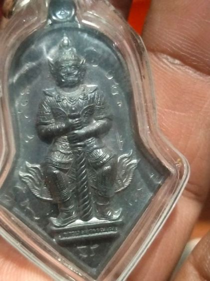 เหรียญจำปีท้าวเวสสุวรรณรุ่นแรกอาจารย์อิฐวัดจุฬามณีพ.ศ 2545การมือเดิมๆสภาพพระสวยมาก