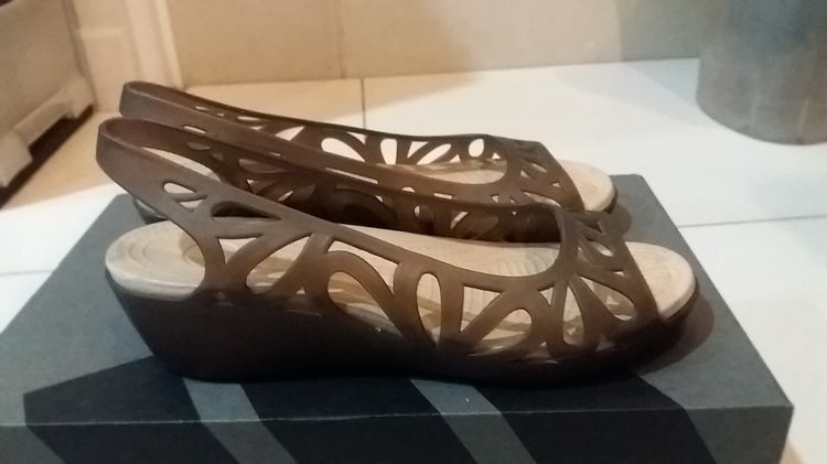 CROCS WOMEN'S SANDAL SHOES