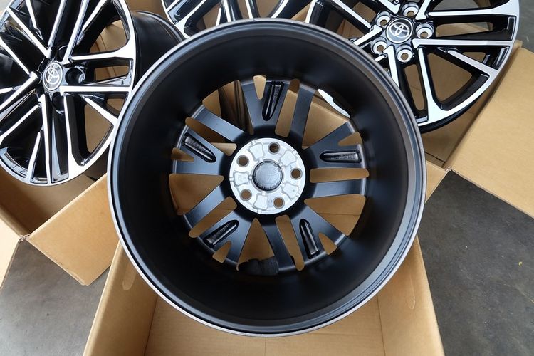 🚩ล้อเปล่า New camry 18นิ้ว โฉม 2025 รูปที่ 3