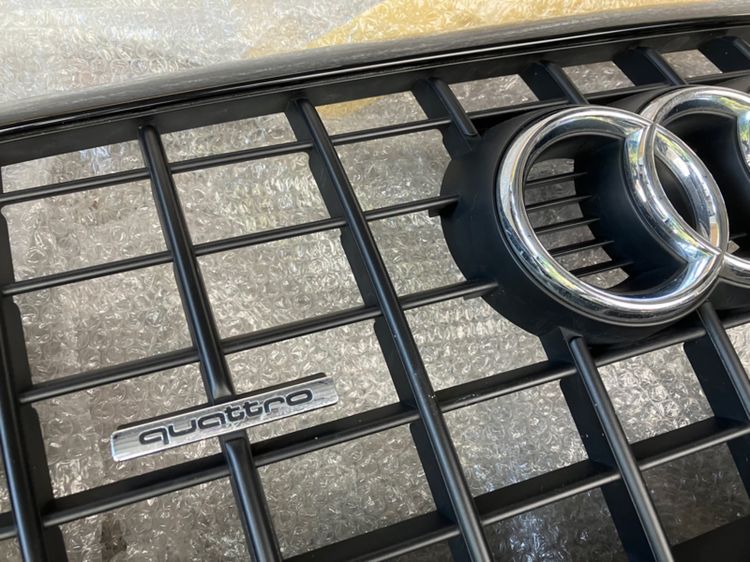 กระจังหน้า Audi Q5 Quattro รุ่น Pre Facelift และ Facelift ของแท้ มือสอง รูปที่ 3