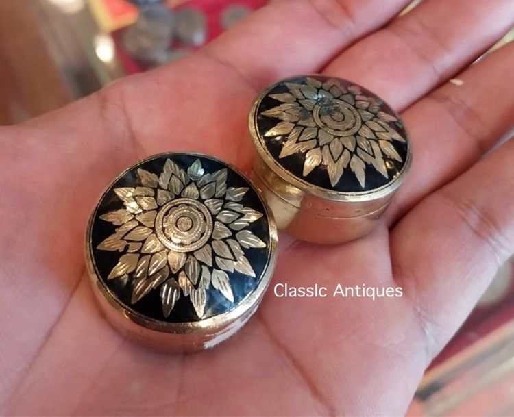 ตลับสีผึ้ง ทองเหลืองลงยาโบราณ B25 รูปที่ 3