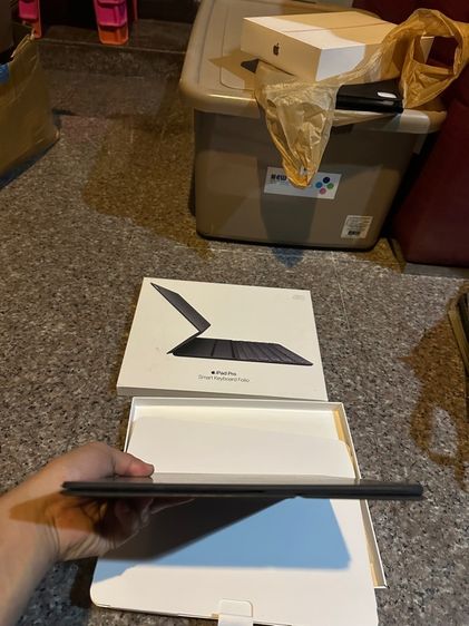 ขายSmart KeyBoard Foilo iPadPro12.9 ของแท้ยกกล่องใช้งานดีของแท้ถูกมากกกกก รูปที่ 7