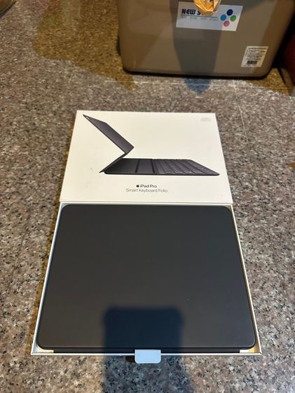 ขายSmart KeyBoard Foilo iPadPro12.9 ของแท้ยกกล่องใช้งานดีของแท้ถูกมากกกกก รูปที่ 2