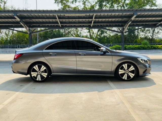 Mercedes-Benz CLA-Class 2019 CLA200 Sedan เบนซิน ไม่ติดแก๊ส เกียร์อัตโนมัติ เทา รูปที่ 4