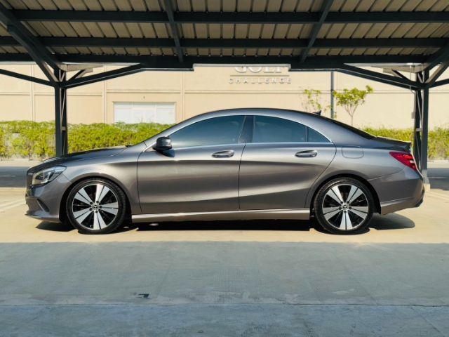 Mercedes-Benz CLA-Class 2019 CLA200 Sedan เบนซิน ไม่ติดแก๊ส เกียร์อัตโนมัติ เทา รูปที่ 3