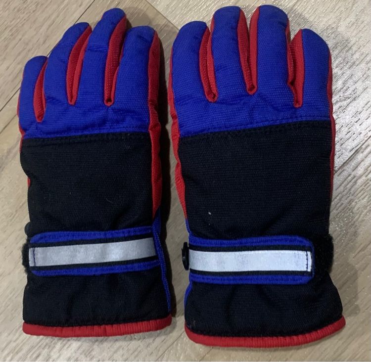 ถุงมือ ใส่เล่นหิมะ เล่นสกี สโนว์บอรด์ (ราคาถูกกว่าเช่าแน่นอน) กันหนาว กันหิมะ กันน้ำ  ให้ความอบอุ่น  ซื้อจากญี่ปุ่น ใส่ได้ทั้งหญิงชาย   รูปที่ 2