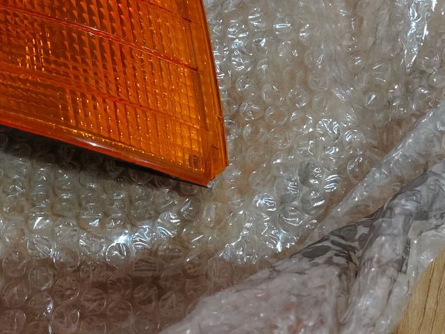 ไฟมุมหน้าขวา สีส้ม Benz SL r129 ปี 90-94 เป็นของใหม่เก่าเก็บ ตำหนินิดหน่อย รูปที่ 2