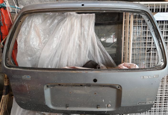 โครงฝาท้าย Nissan NV van ปี 94-96 เก่านอกบางๆ