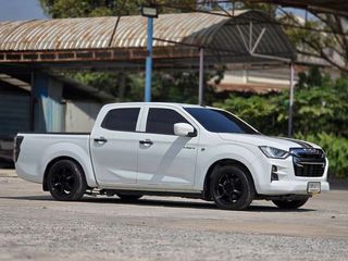  isuzu 1.9S ปี20 MT สีขาว ลดพิเศษ 4ประตูเตี้ย. รถบ้าน เดิมๆไมล์น้อย. แต่งสวยๆ