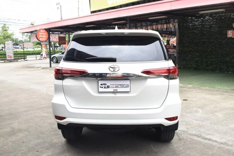 Toyota Fortuner 2019 2.4 V ดีเซล ไม่ติดแก๊ส เกียร์อัตโนมัติ ขาว รูปที่ 4