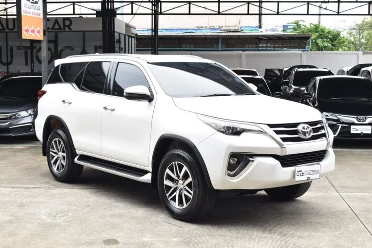 Toyota Fortuner 2019 2.4 V ดีเซล ไม่ติดแก๊ส เกียร์อัตโนมัติ ขาว รูปที่ 2