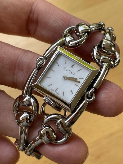 GUCCI Signoria 116.5 Stainless Steel Quartz Ladies Watch Silver White Dial  รูปที่ 17