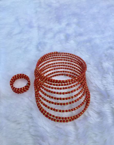 🛍️ ซื้อของทุกรายการ 👉 แถมฟรีเสื้อยืด 1 ตัว ชุดเซ็ท กำไล แหวน ลูกปัด (สีแดงเลือดนกและทองนวล)จากญี่ปุ่น เรียงร้อยด้วยความประณีต วัสดุอย่างดี รูปที่ 3