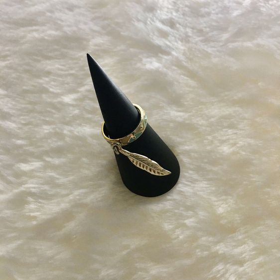 🛍️ ซื้อของทุกรายการ 👉 แถมฟรีเสื้อยืด 1 ตัว 🎁 แหวนทองเหลืองแท้ ไม่ได้ชุบทอง ห้อยตุ้งติ้ง ขัดเงาอย่างดี สวย คลาสสิค ใส่แล้วเพิ่มลุคดูดีมาก รูปที่ 5