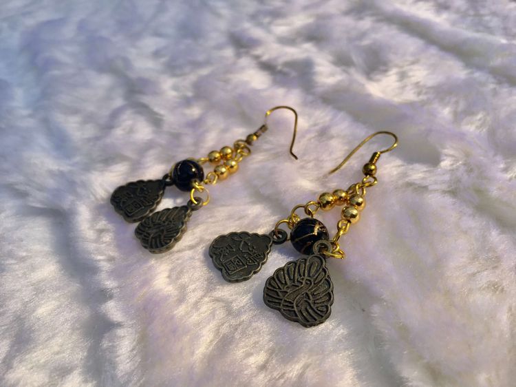 🛍️ ซื้อของ 👉 แถมฟรีเสื้อยืด 1 ตัว 🎁 ต่างหูมงคล แบบติดหู โชคดี งานสวยเคลือบทองแท้ เกรด AAA ฟรีกล่องกำมะหยี่สีแดง รูปที่ 3