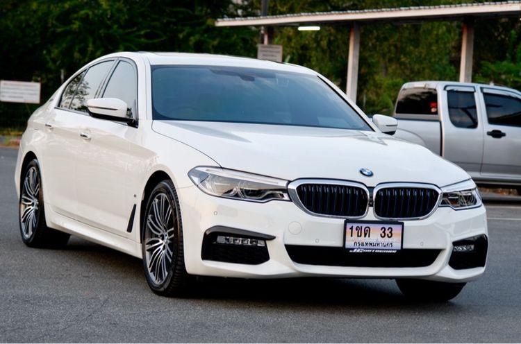 รถ BMW Series 5 530e สี ขาว