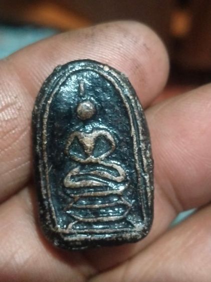 พระพุทธหลวงพ่อคงวัดบางกะพ้อมพิมพ์เล็กมือเนื้อดินลงรักจังหวัดสมุทรสาคร