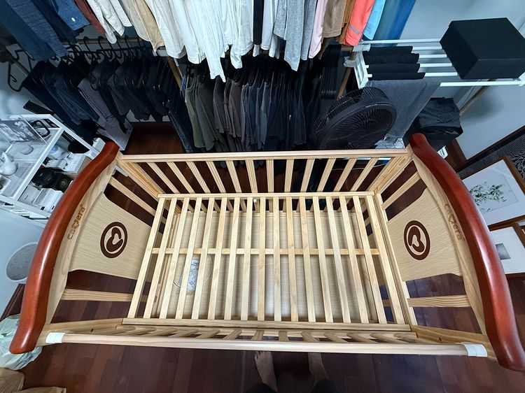 ส่งต่อเตียงเด็ก Camera สภาพนางฟ้า พร้อมเซ็ทผ้าปู ผ้าห่ม ราคาเพียง 4,900 บาท รูปที่ 4