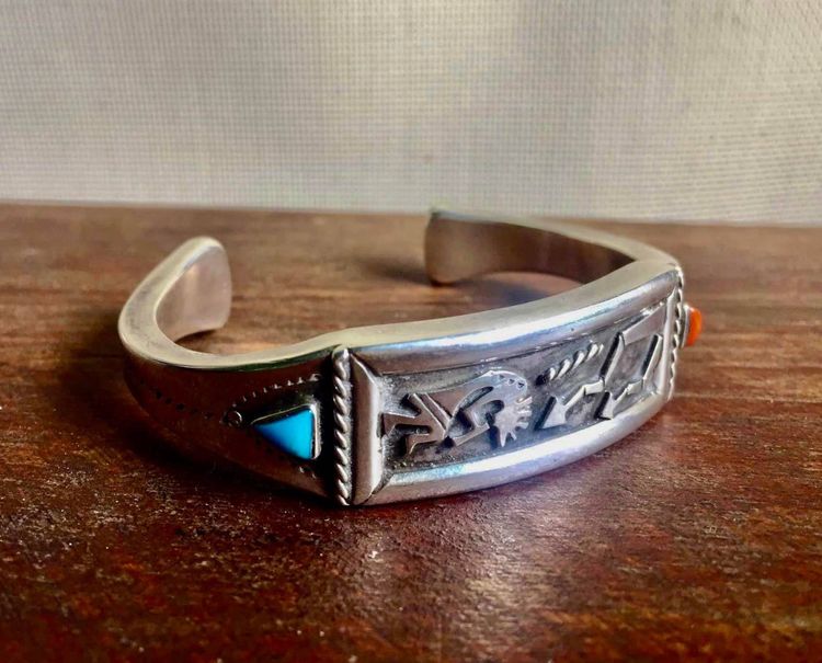  กำไลเงินแท้ 925  งานชนเผ่า งานนอกเก่าแท้หนักๆตันๆสภาพสวย หน้าแกะลาย handmade รายละเอียดดีด้านข้างแต่ง turkoint และปะการัง งานเก่าหายาก รูปที่ 13