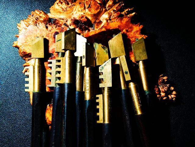 ตัวตัดกระจกเก่าโบราณด้ามไม้หัวทองเหลือง ( เป็นของสะสมมานานแล้ว )สภาพเก่าเก็บไม่เคยใช้งาน รูปที่ 9