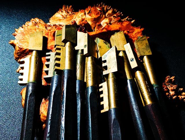 ตัวตัดกระจกเก่าโบราณด้ามไม้หัวทองเหลือง ( เป็นของสะสมมานานแล้ว )สภาพเก่าเก็บไม่เคยใช้งาน รูปที่ 13