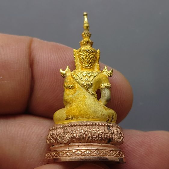 พระแก้วมรกต ภปร ( รุ่นแรก ) ฉลองครบ 75 พรรษา รัชกาลที่9 เนื้อเงินสามกษัตริย์ พิมพ์ใหญ่ ปี2545 พร้อมกล่องเดิม รูปที่ 5